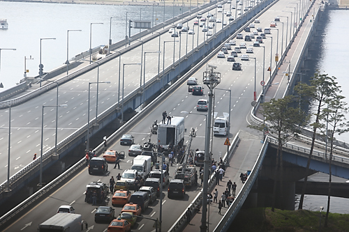 사회/문화/영화/어벤져스2/마포대교통제/