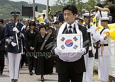 사회/노무현/49제/김해/봉하/권양숙/노건호/노정현/문제인/한명숙/유