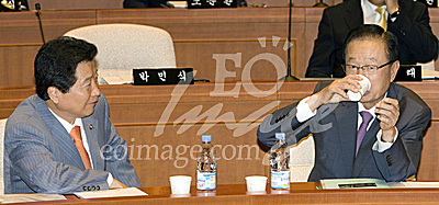 정치/국회/한나라당/박희태/안상수/의원총회/의총/박희태/안상수