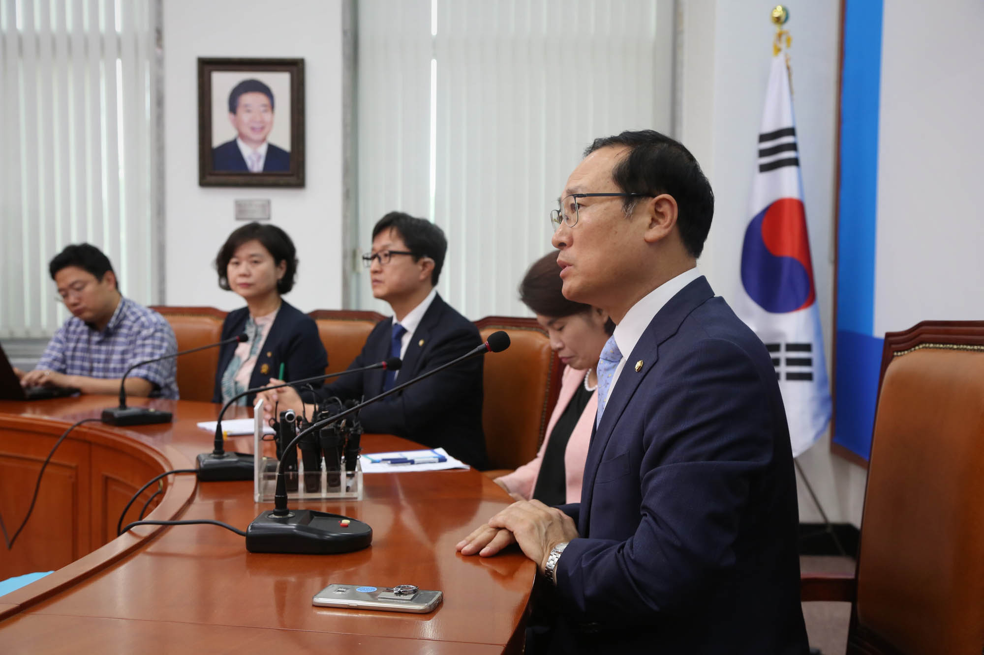 정치/국회/환경노동위원회/홍영표/