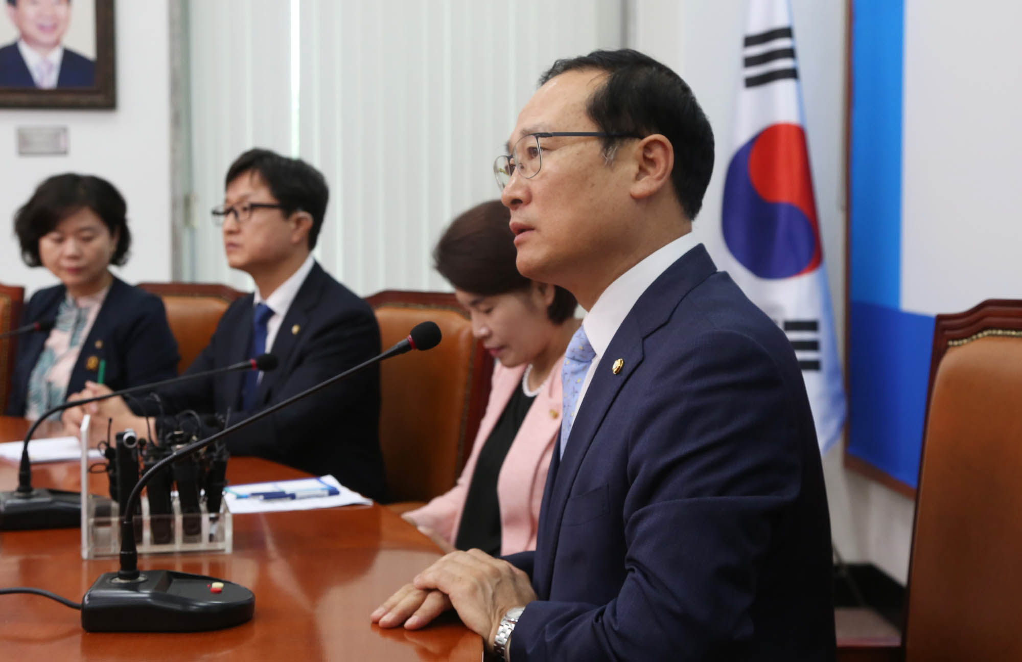 정치/국회/환경노동위원회/홍영표/