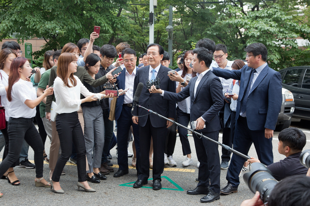정치;정당;국민의당;박준영;공천헌금;정치자금;뇌물;영장실질심사;출두;구속;영장