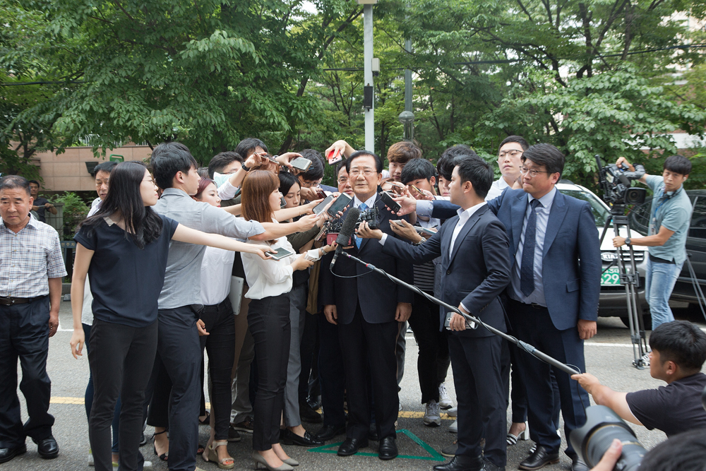 정치;정당;국민의당;박준영;공천헌금;정치자금;뇌물;영장실질심사;출두;구속;영장
