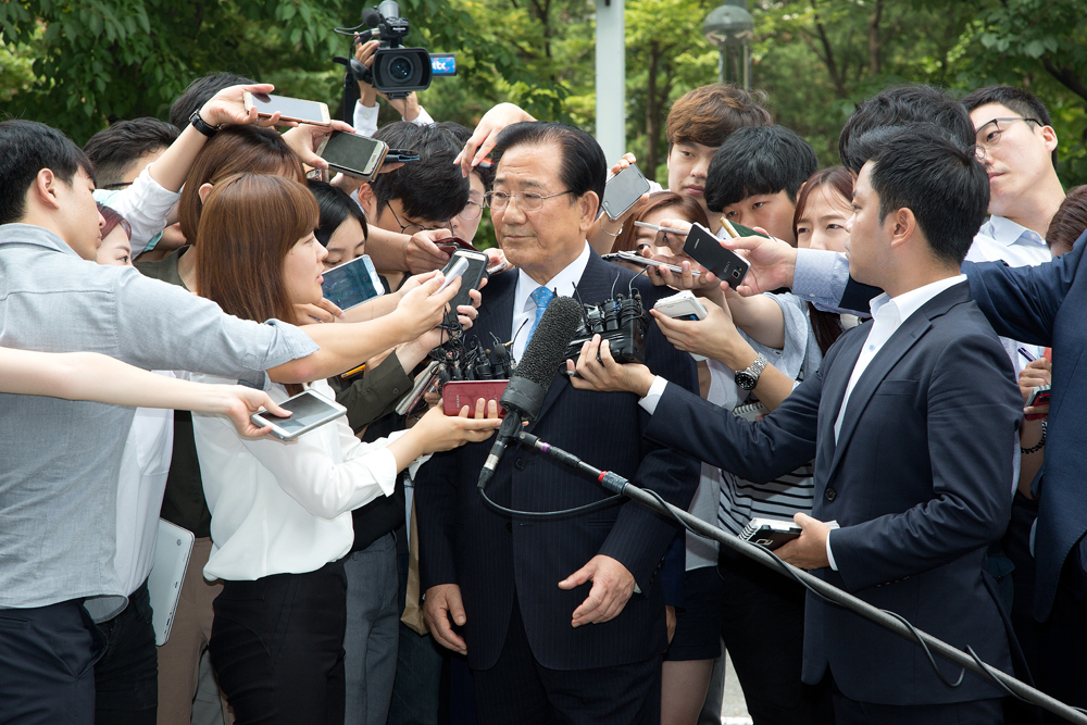정치;정당;국민의당;박준영;공천헌금;정치자금;뇌물;영장실질심사;출두;구속;영장