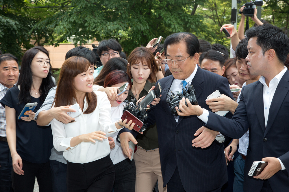 정치;정당;국민의당;박준영;공천헌금;정치자금;뇌물;영장실질심사;출두;구속;영장