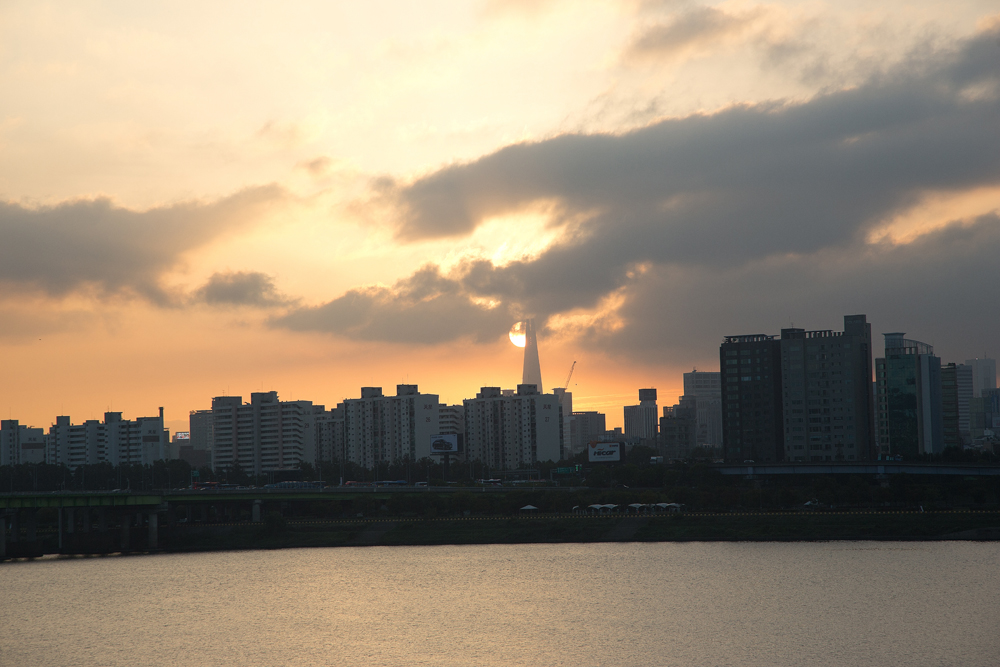 경제;한강;제2롯데월드;일출;아파트