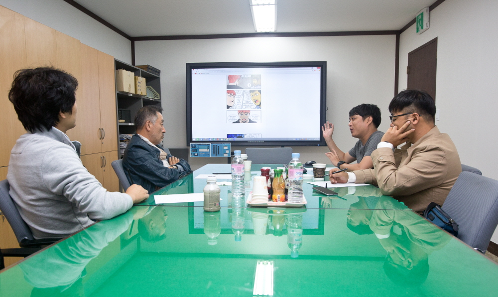 만화공모전 심사;일요신문만화공모전심사;심사;이현세;이종규;김형남;진현태