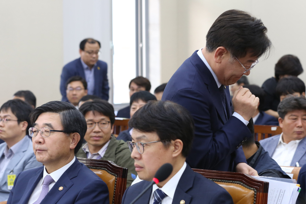 정치;국정감사;환경노동위원회;고용노동부장관;성남시장;이재명