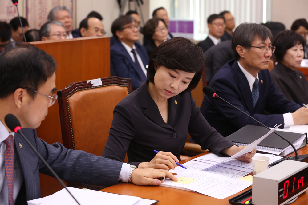 정치;국정감사;문화체육관광부장관;조윤선