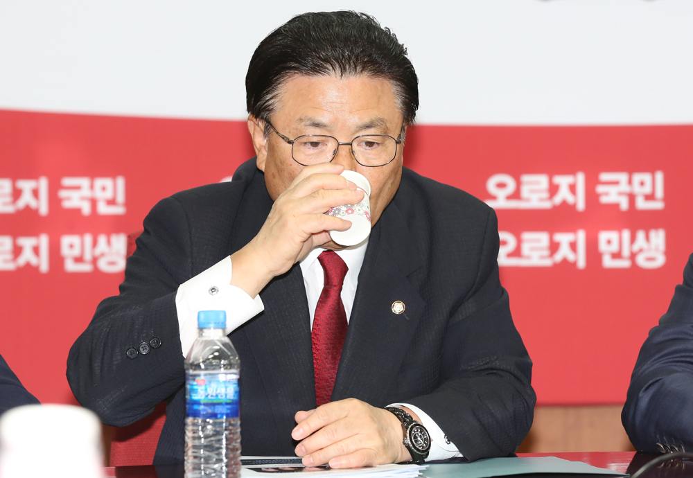 정치;새누리당;송민순회고록;대북결제사건;박맹우;정갑윤