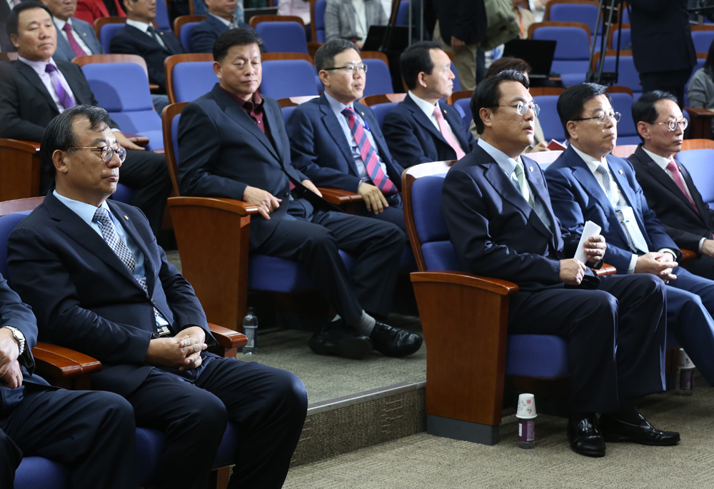 정치;국회;최순실게이트;새누리당;의원총회;이정현