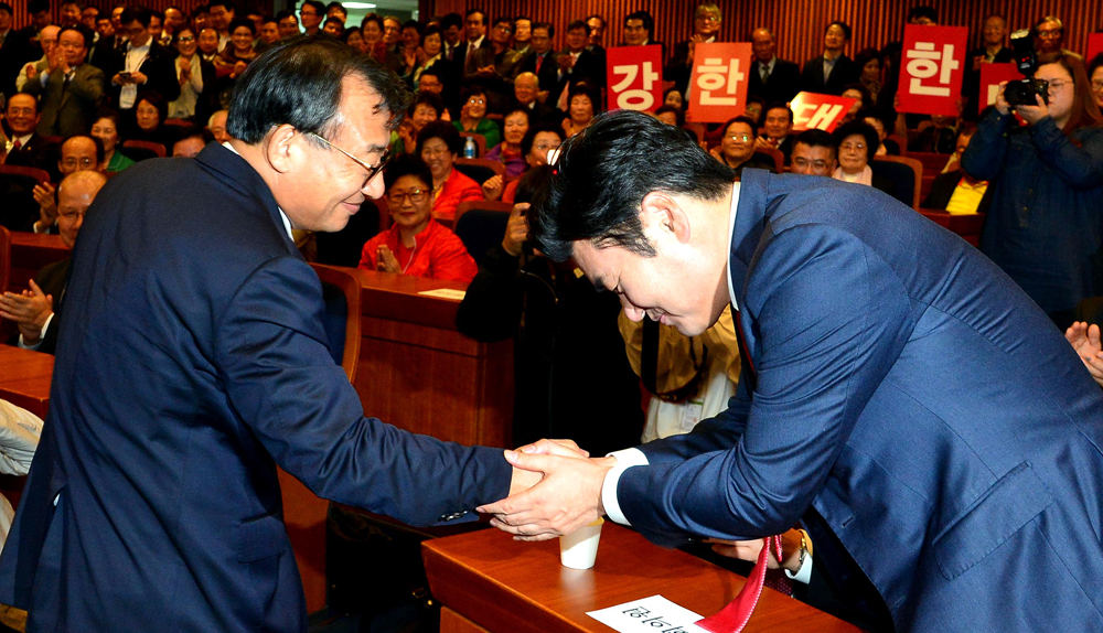 정치;국회;강한대한민국연구원;친박의원