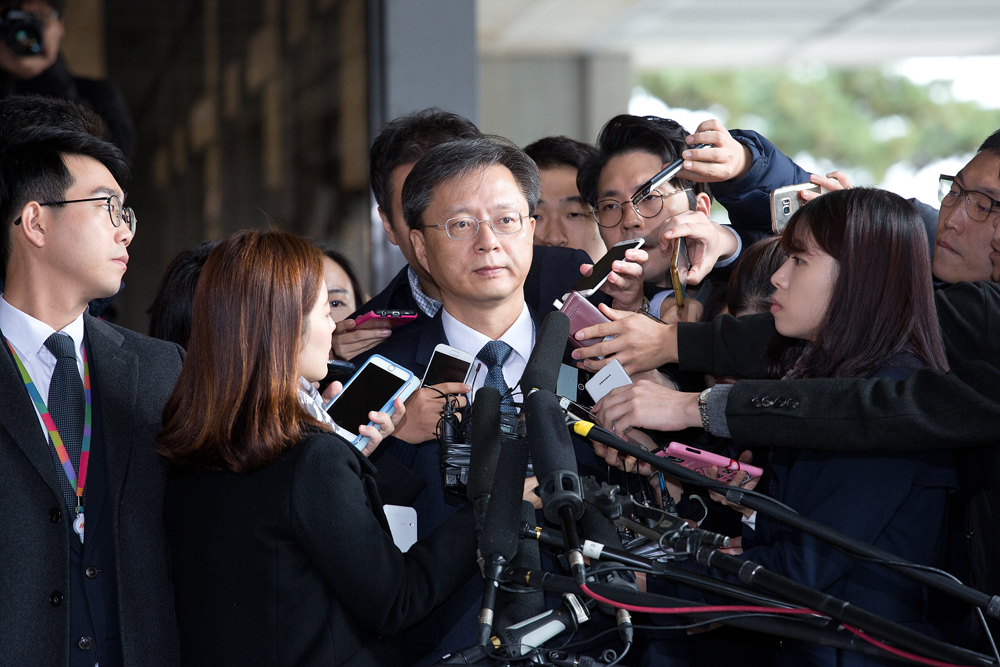 정치;사회;청와대;비위혐의;비서관;비서;민정수석;출석;검찰;서울지검