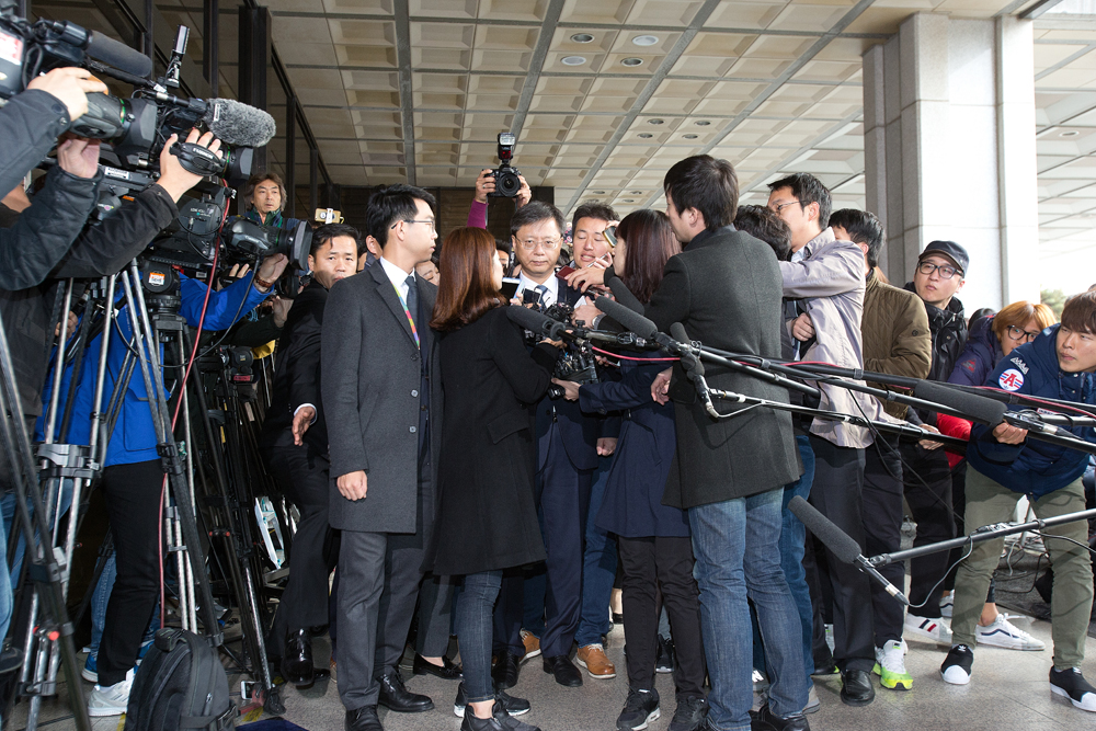 정치;사회;청와대;비위혐의;비서관;비서;민정수석;출석;검찰;서울지검