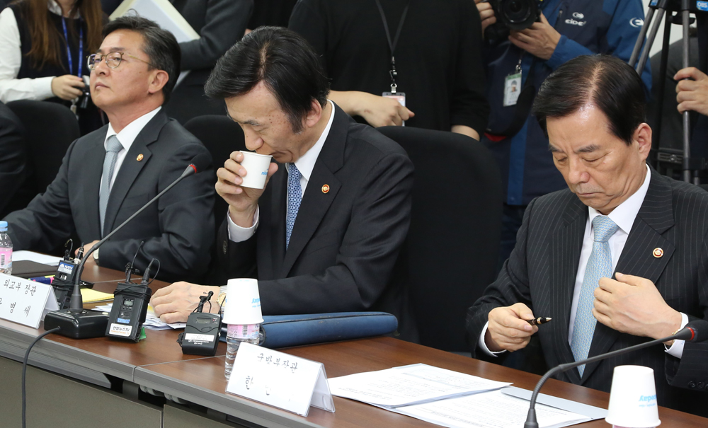 정치;국회;당정협의;새누리당;윤병세;정진석;미대선결과대응방향