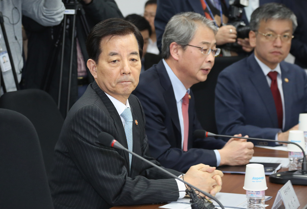 정치;국회;당정협의;새누리당;윤병세;정진석;미대선결과대응방향