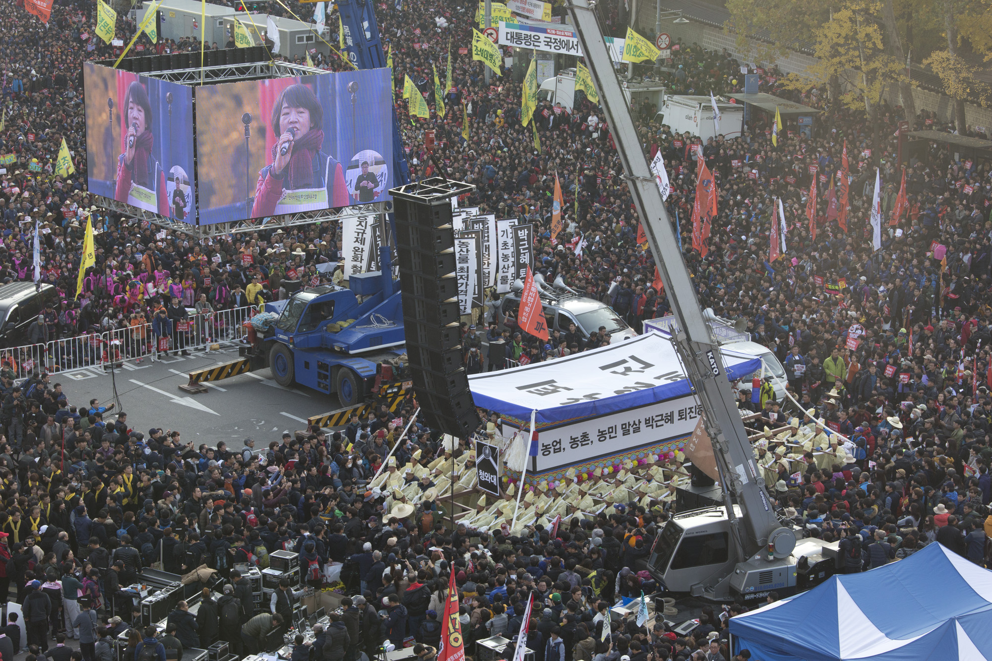 사회;사건;사고;광화문집회;시청광장;시청;잔디광장;민노총;촛물집회;촛불;촛불시위;농민;상여