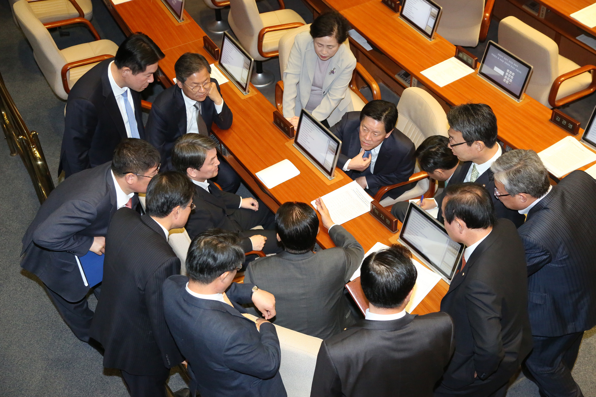 정치;국회;본회의;최순실특검법;박근혜게이트국정조사