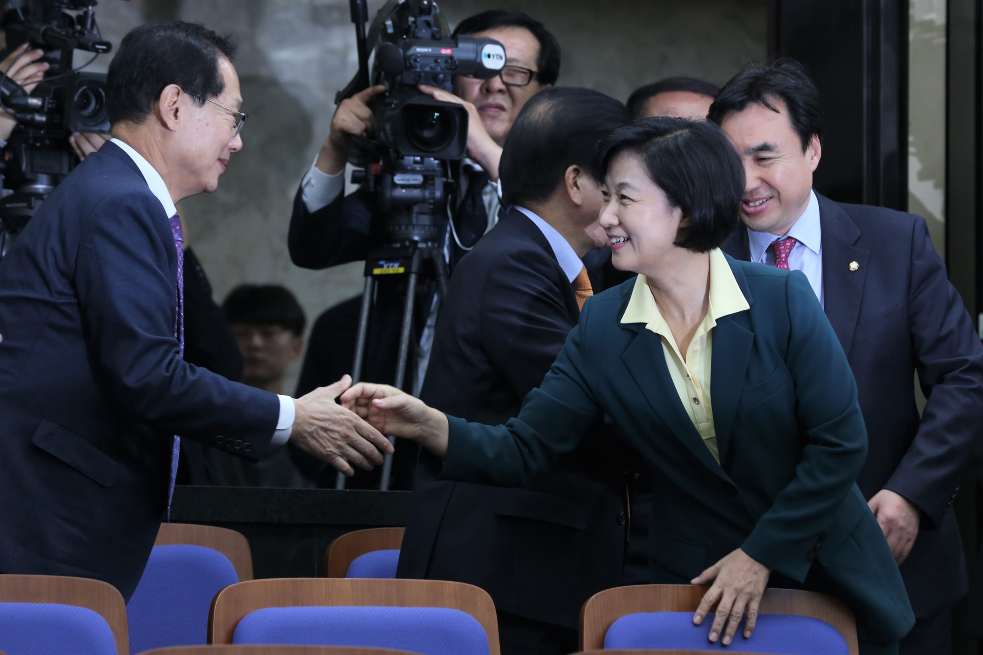 정치;국회;더불어민주당;의원총회;추미애
