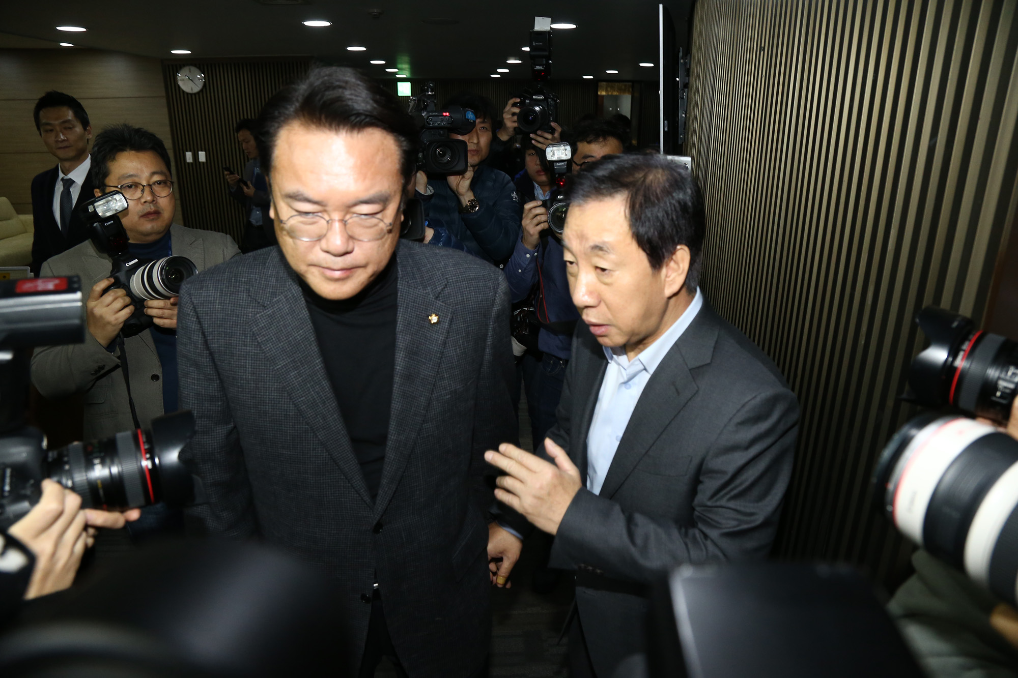 정치;국회;새누리당의총;의원총회;정진석