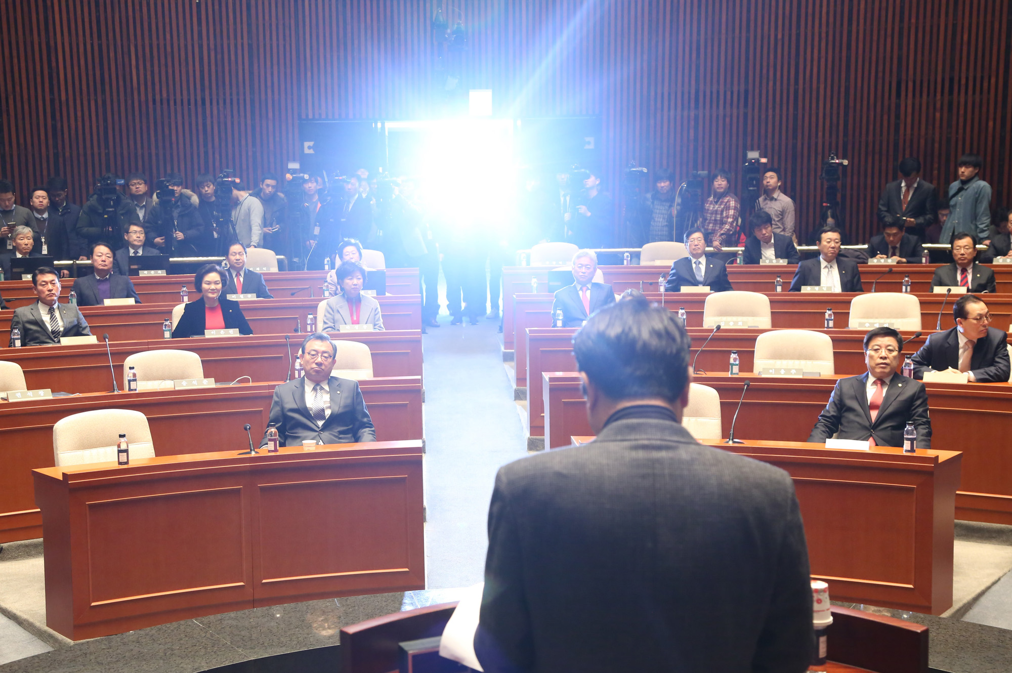 정치;국회;새누리당의총;의원총회;정진석