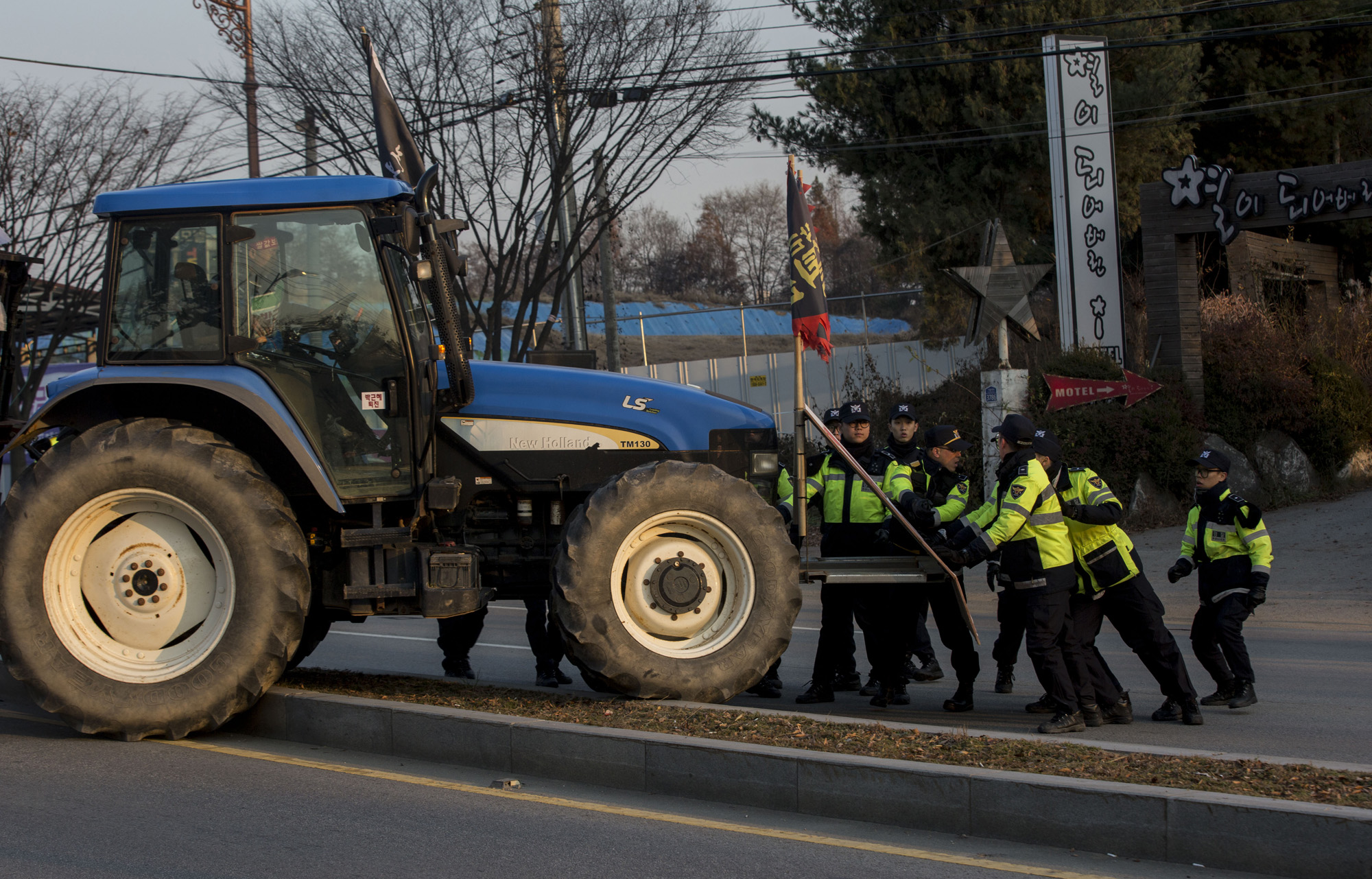 전봉준 투쟁단;트랙터;1톤트럭