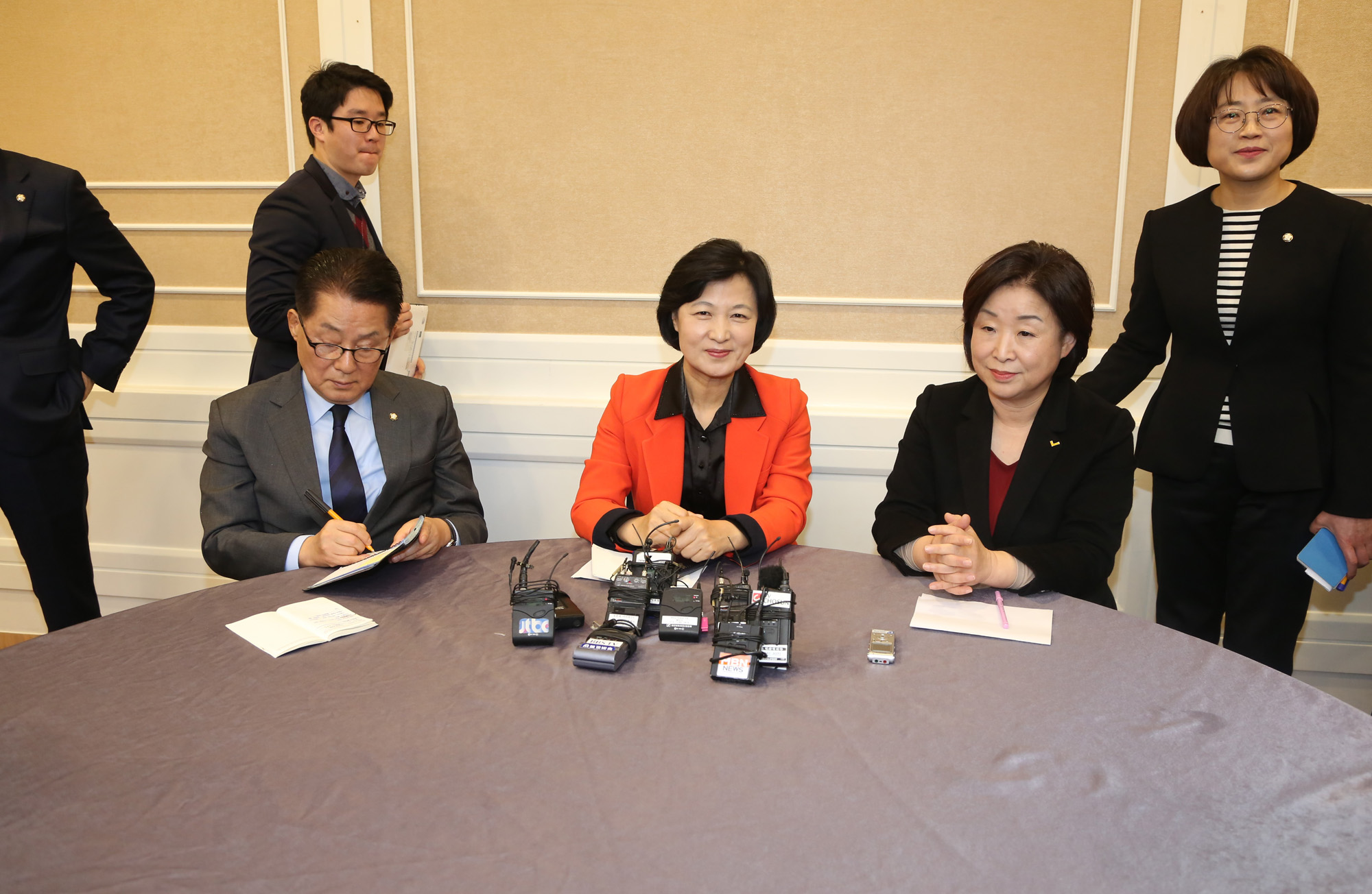 정치;국회;야3당대표회동;박지원;추미애;심상정;당대표