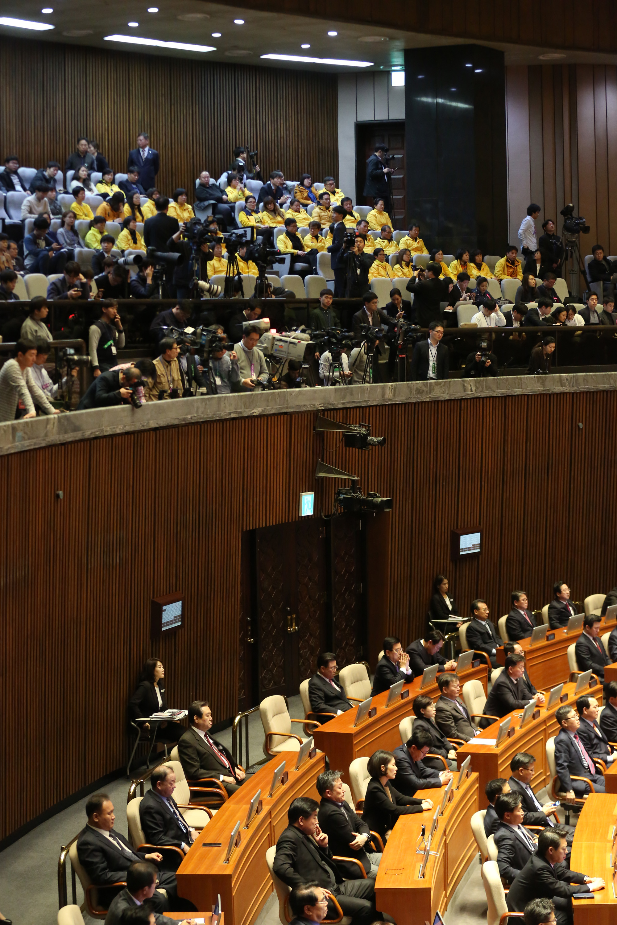 정치;국회;본회의;대통령탄핵소추안;탄핵가결