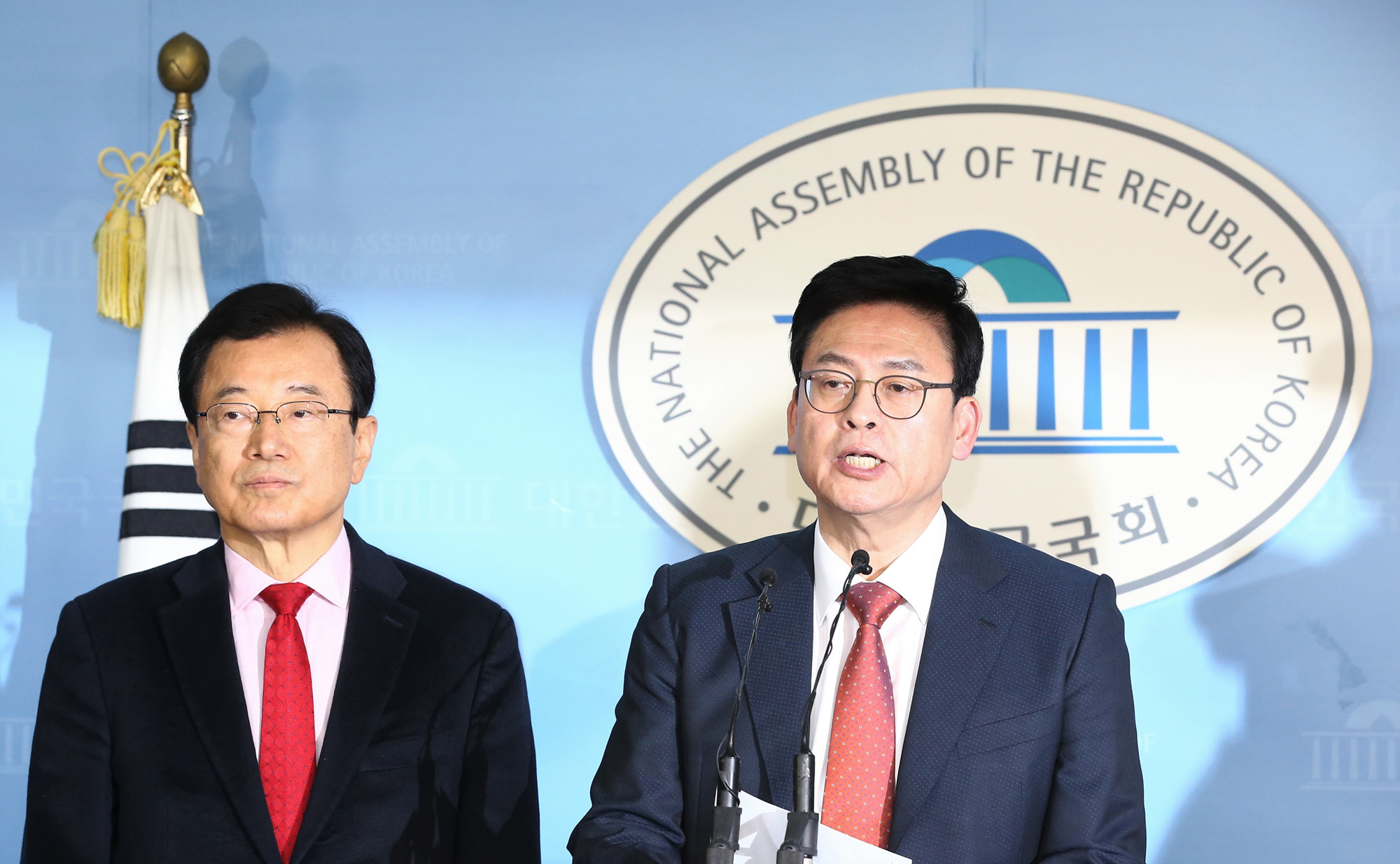 정치;국회;새누리당원내대표;정우택;이헌재;출마기자회견