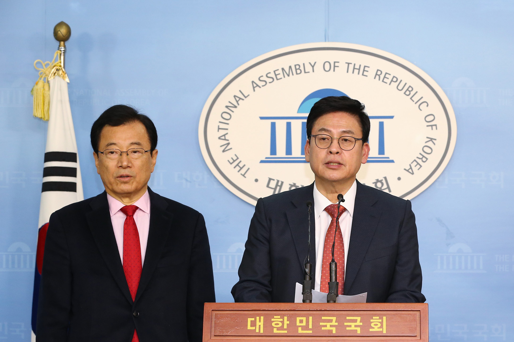 정치;국회;새누리당원내대표;정우택;이헌재;출마기자회견