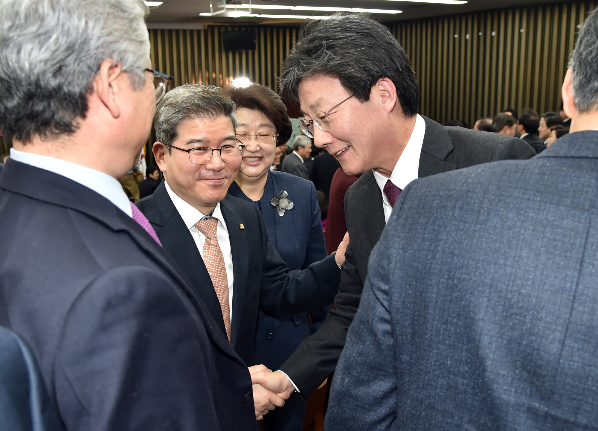 정치;정당;새누리당;의원총회;의총;원내대표;선출