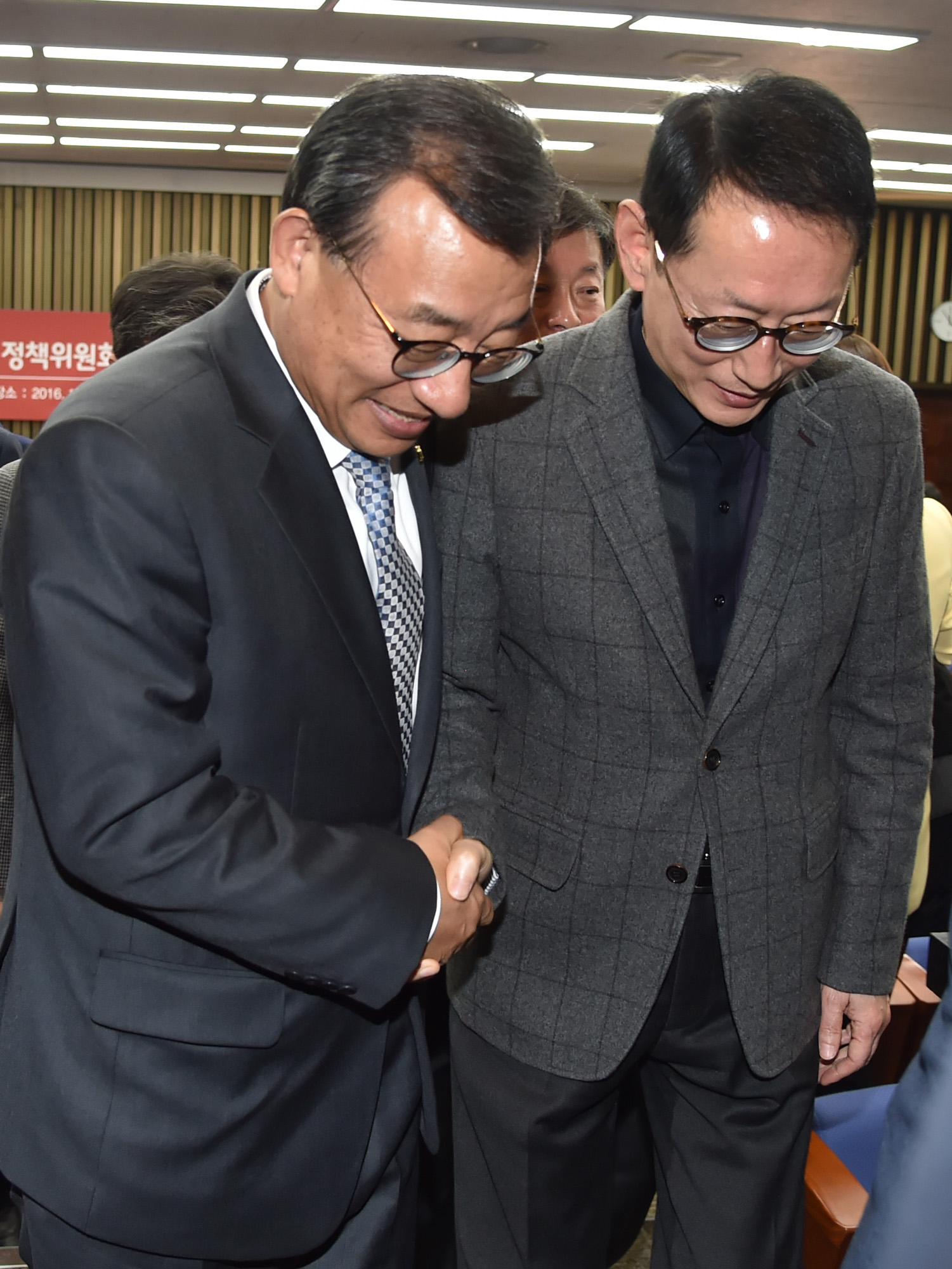 정치;정당;새누리당;의원총회;의총;원내대표;선출