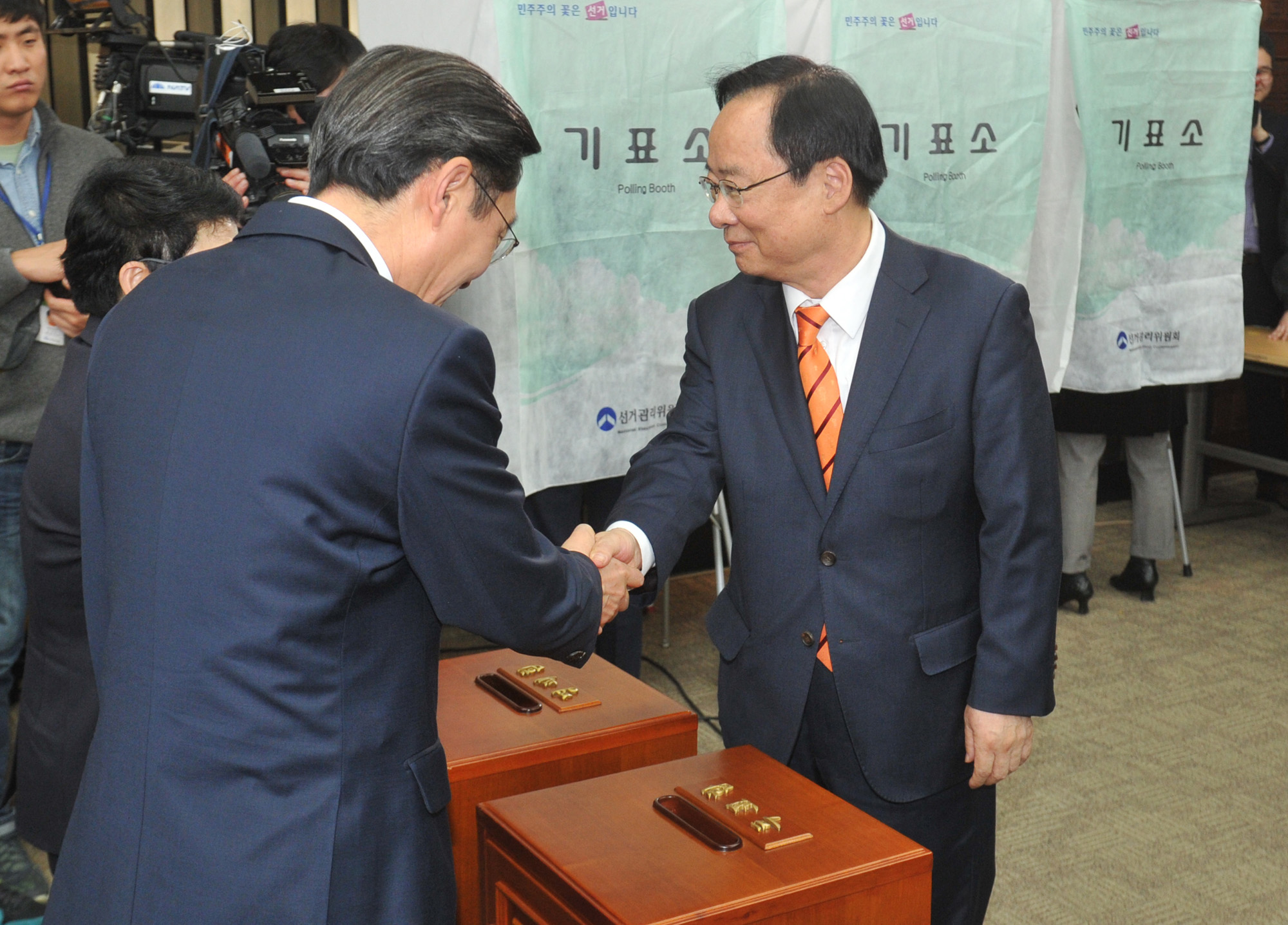 정치;정당;새누리당;의원총회;의총;원내대표;선출