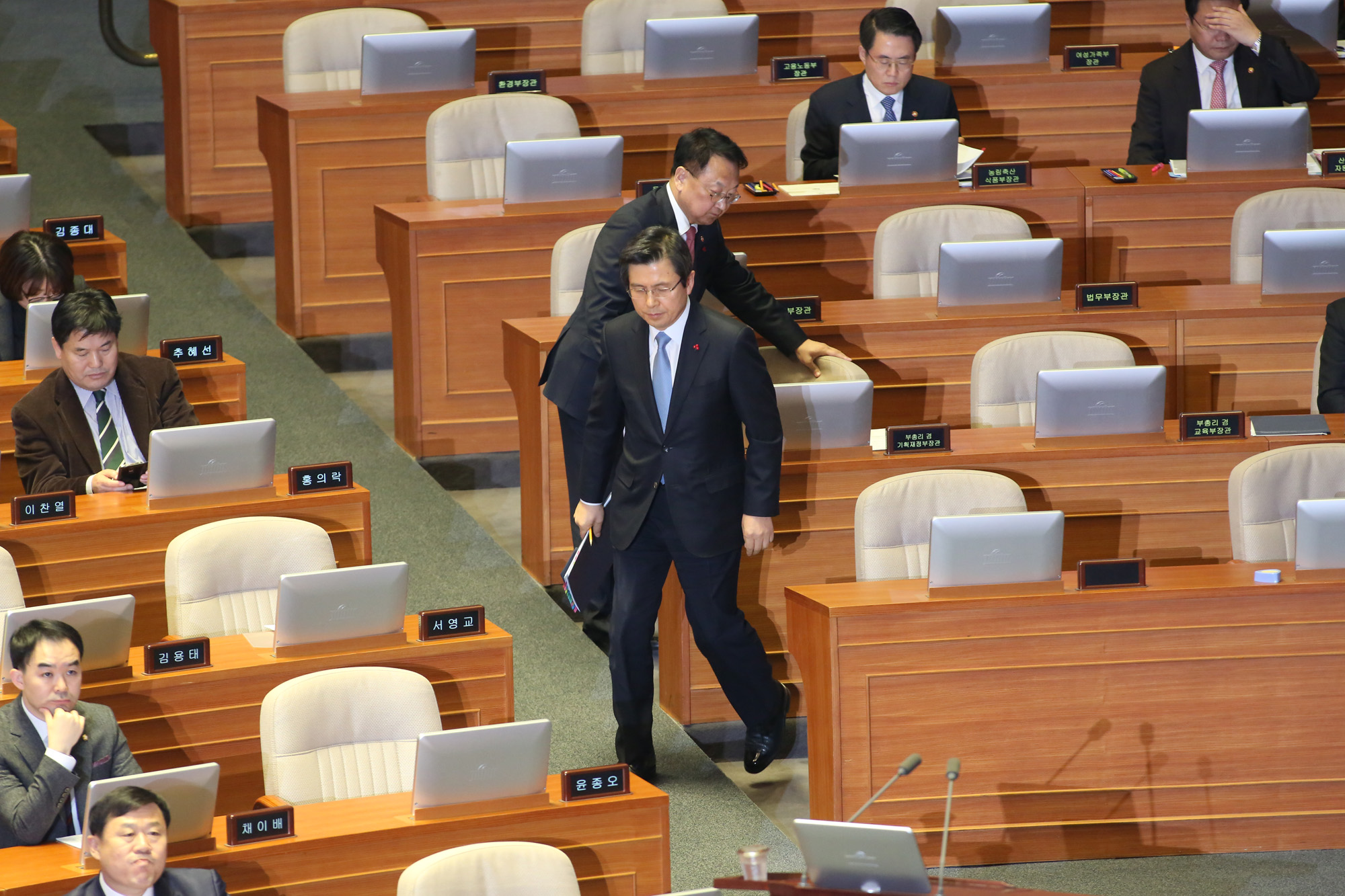 정치;국회;대정부질문;황교안출석
