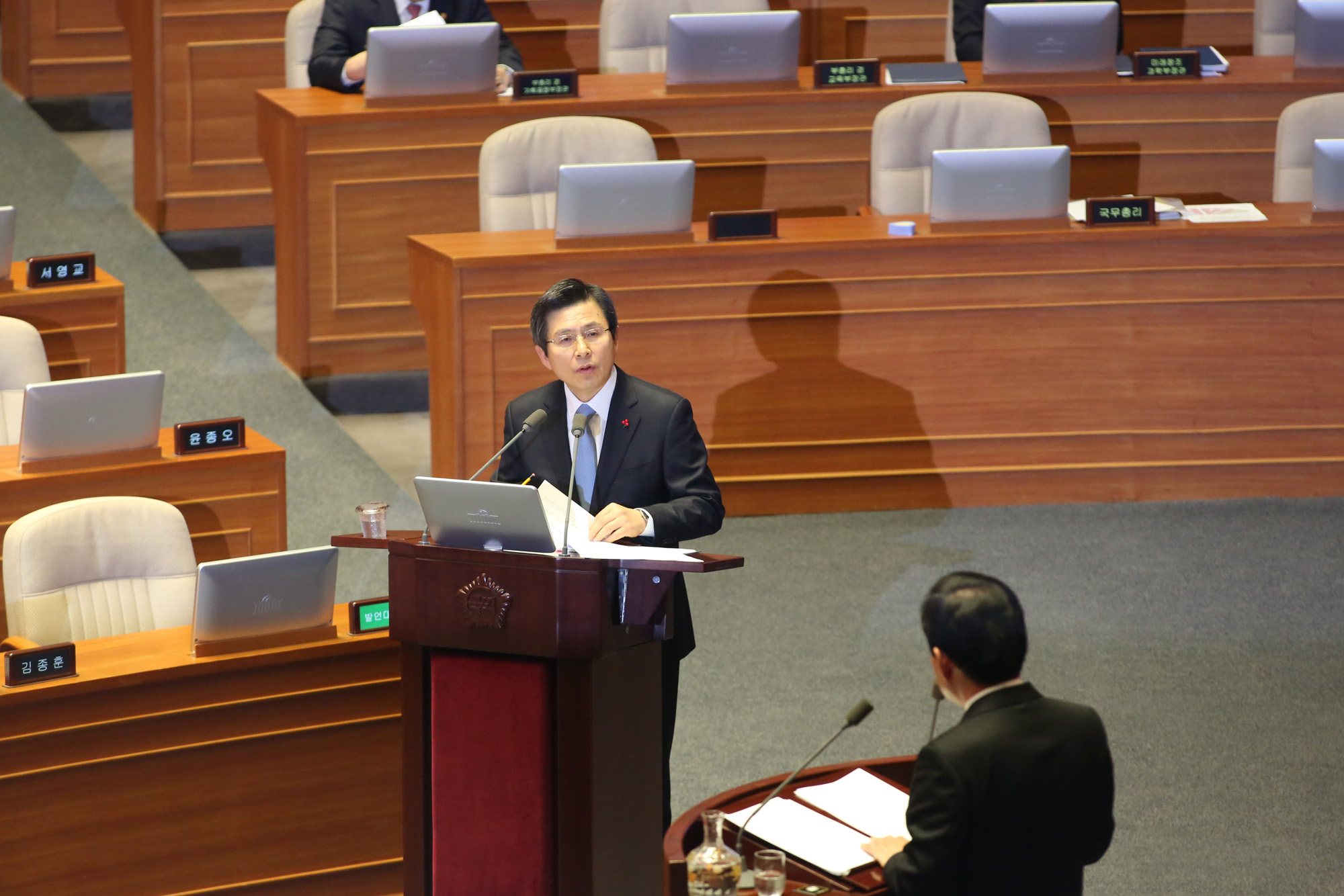 정치;국회;대정부질문;황교안출석