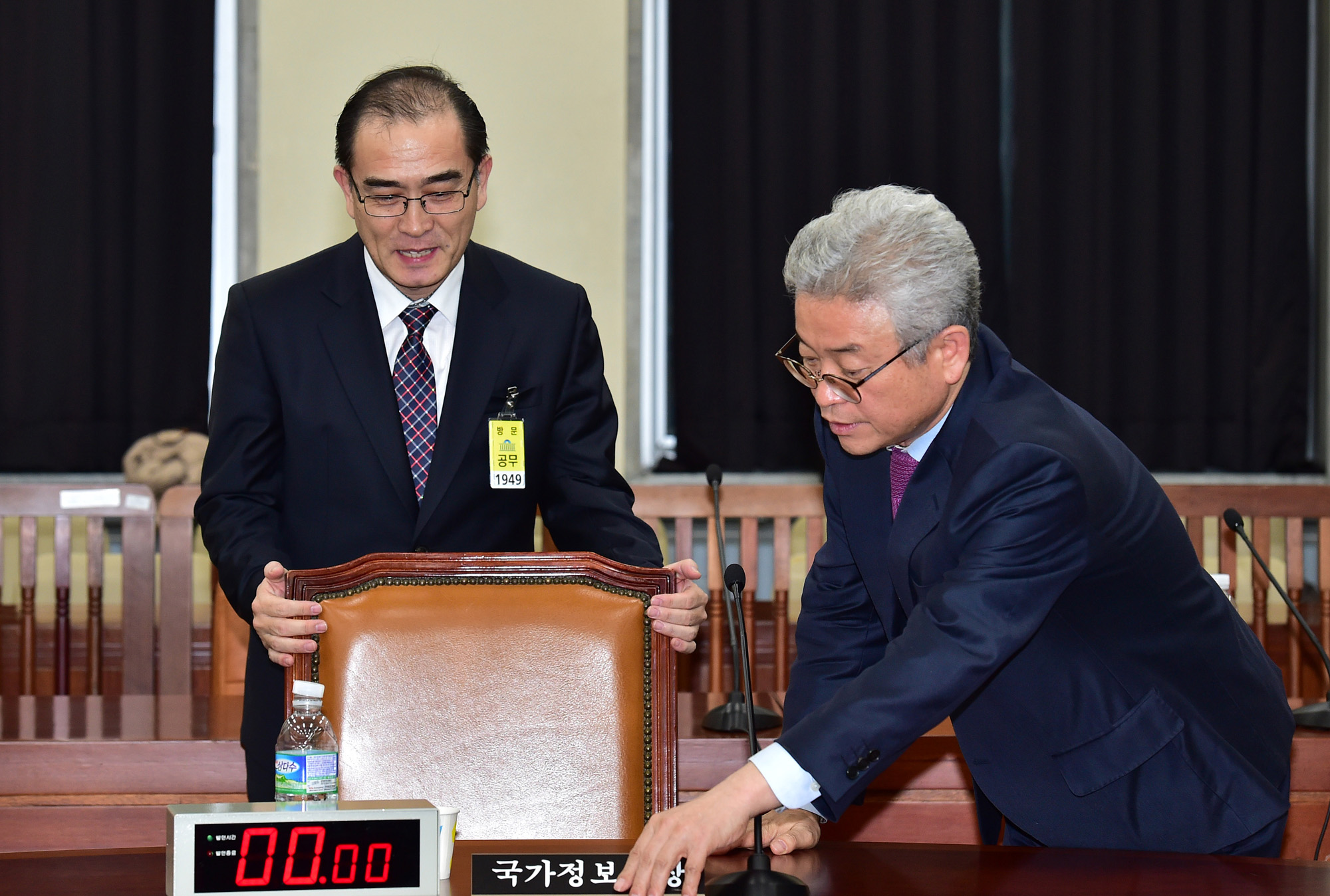 정치;국회;정보위원회;이병호;태영호