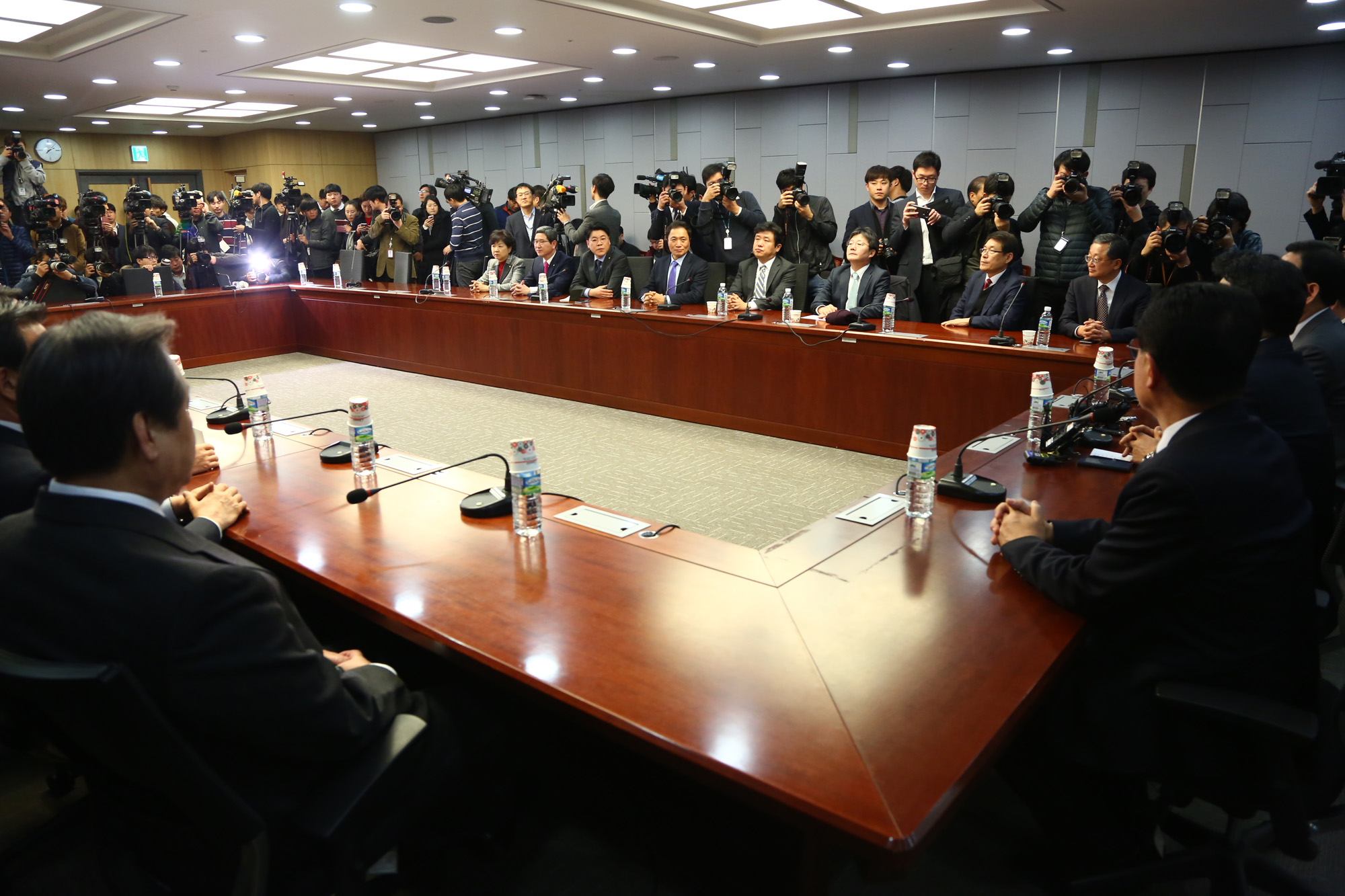 정치;국회;개혁보수신당;1회의원총회;주호영원내대표;이종구정책위의장;정양석원내수석