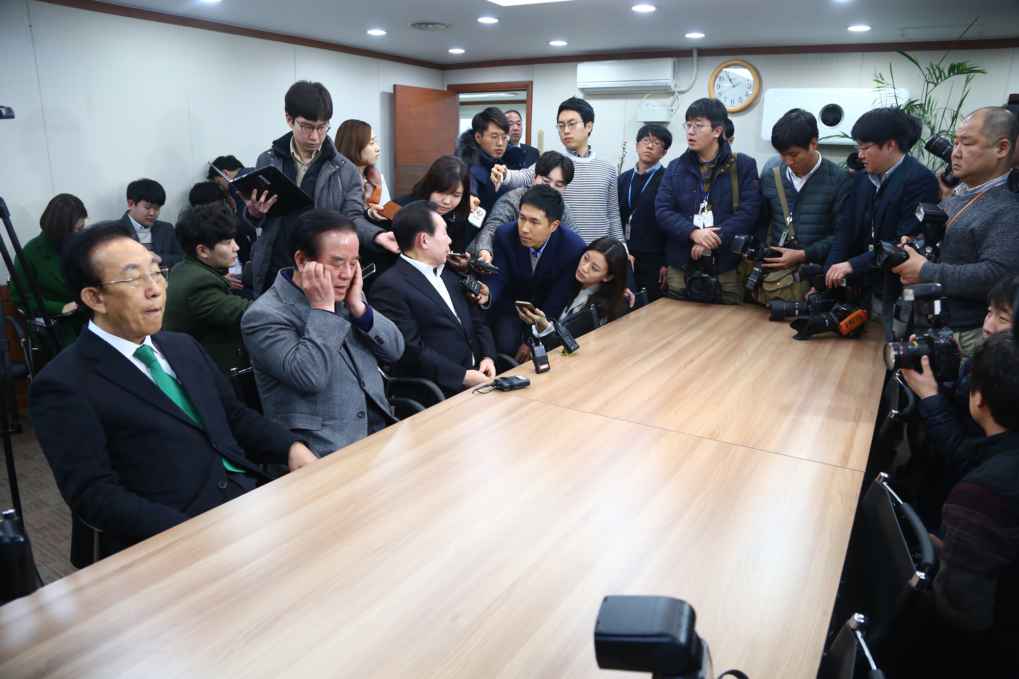 정치;국회;정갑윤;새누리당탈당