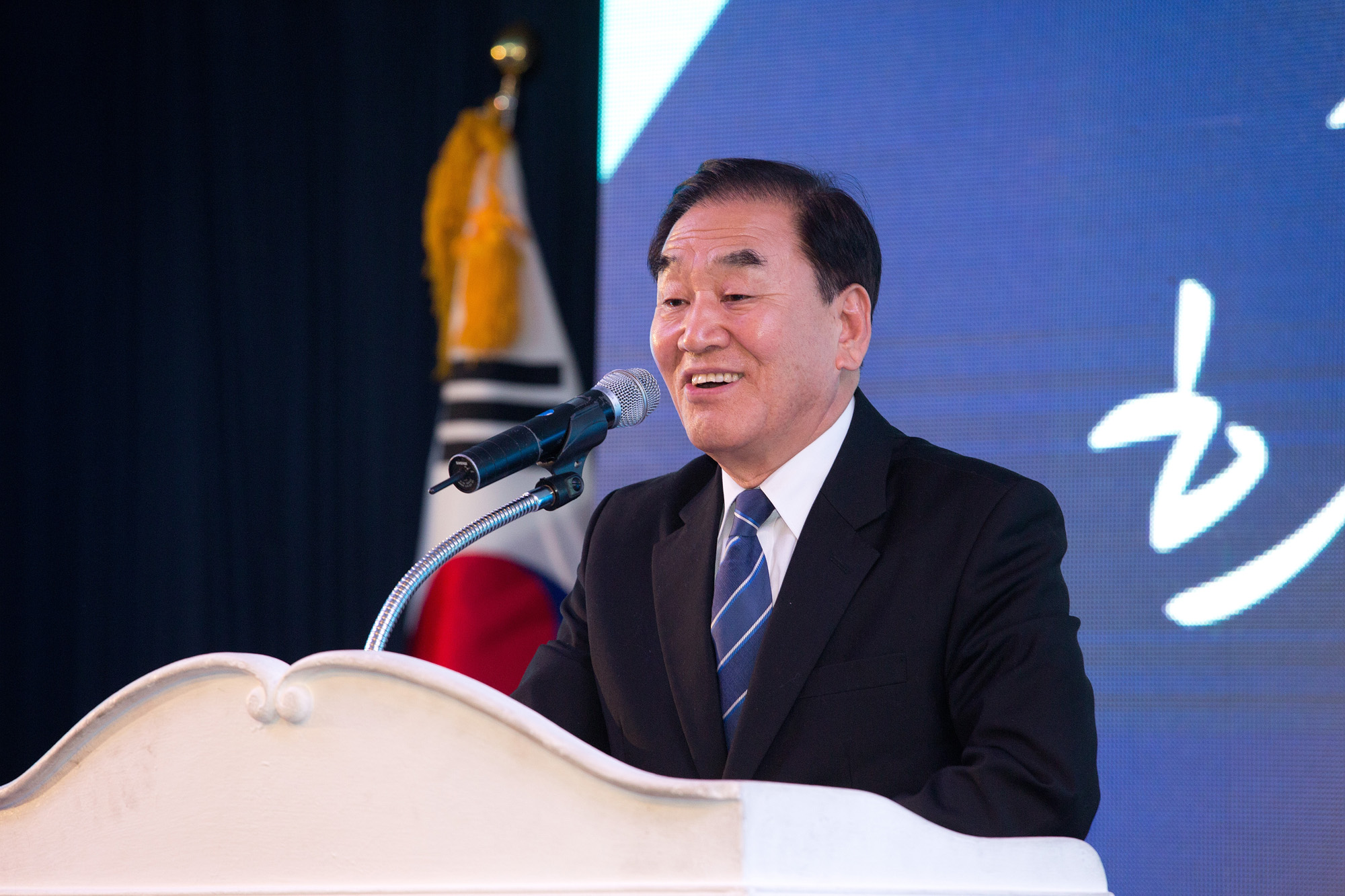 정치;대선;대선출정식;대선출마;출판기념회;동반성장;정운찬