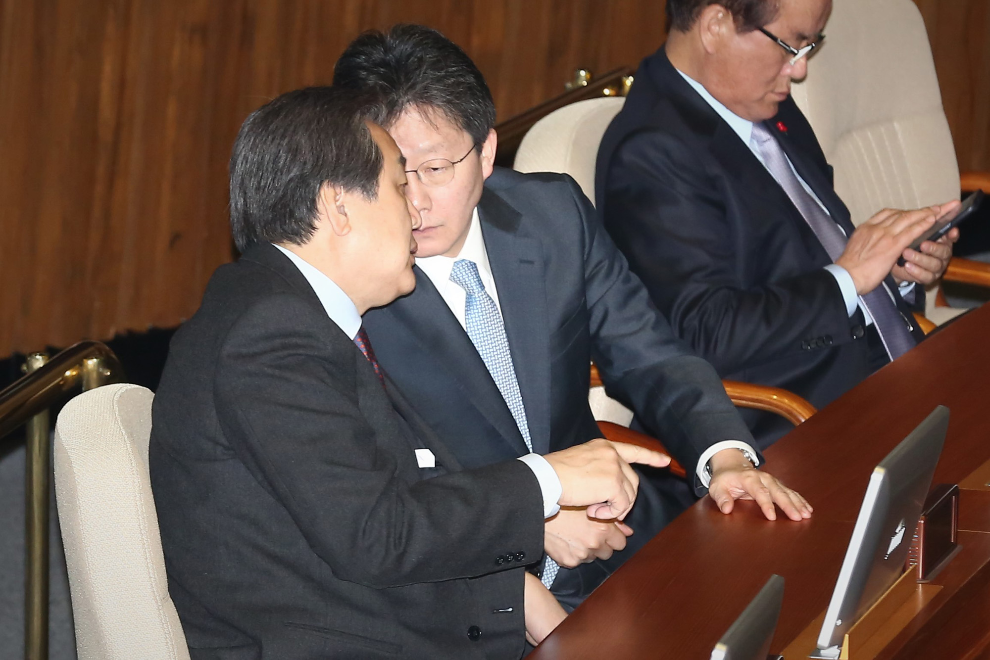 정치;국회;본회의;주호영;교섭단체대표연설;유승민;김무성