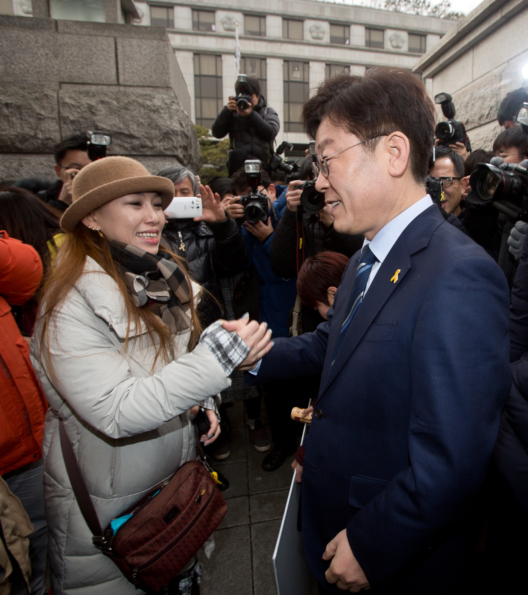 이재명;이재명 헌법재판소 앞 기자회견;이재명 기자회견