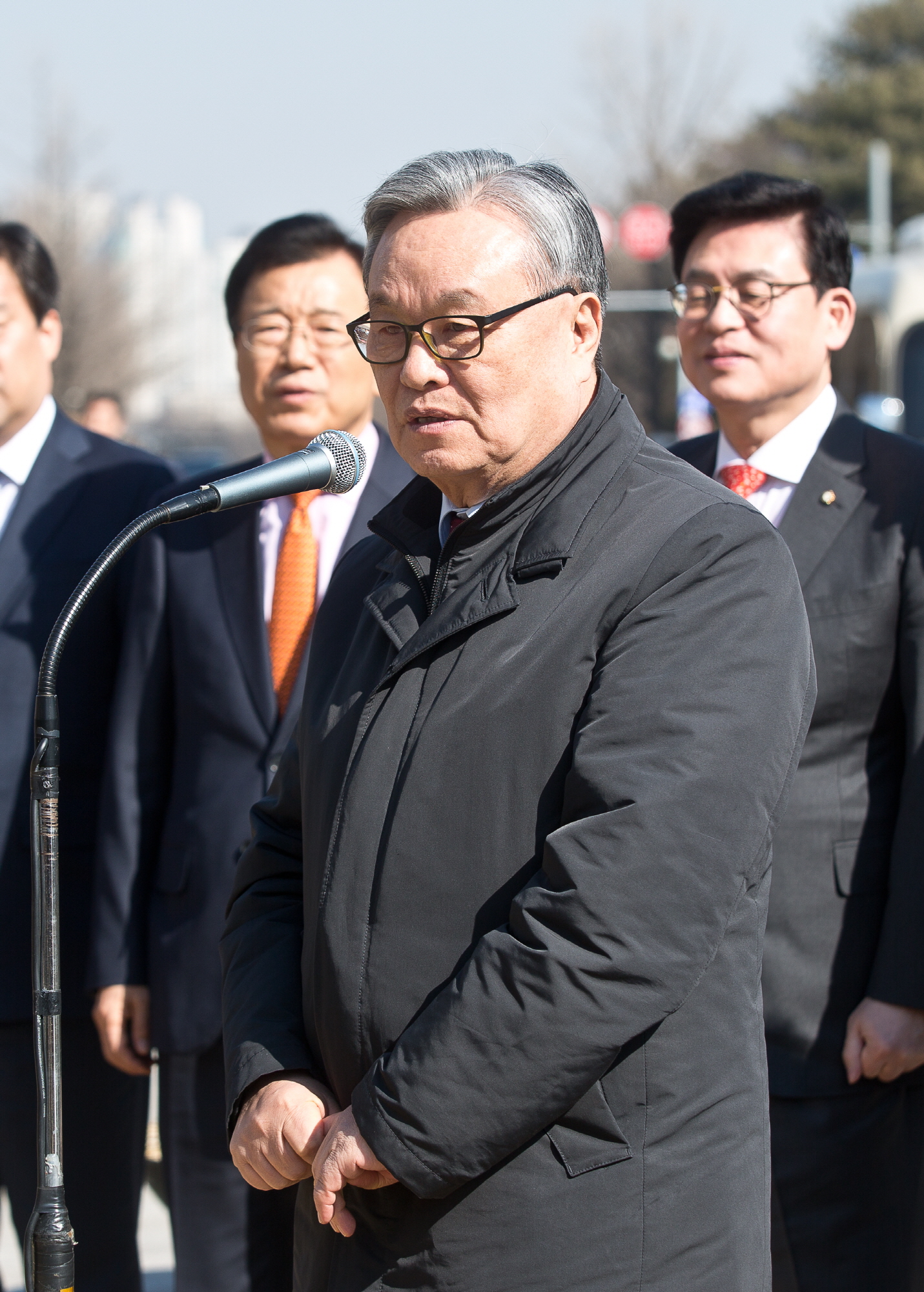 자유한국당;자유한국당 버스출정식;인명진;정우택