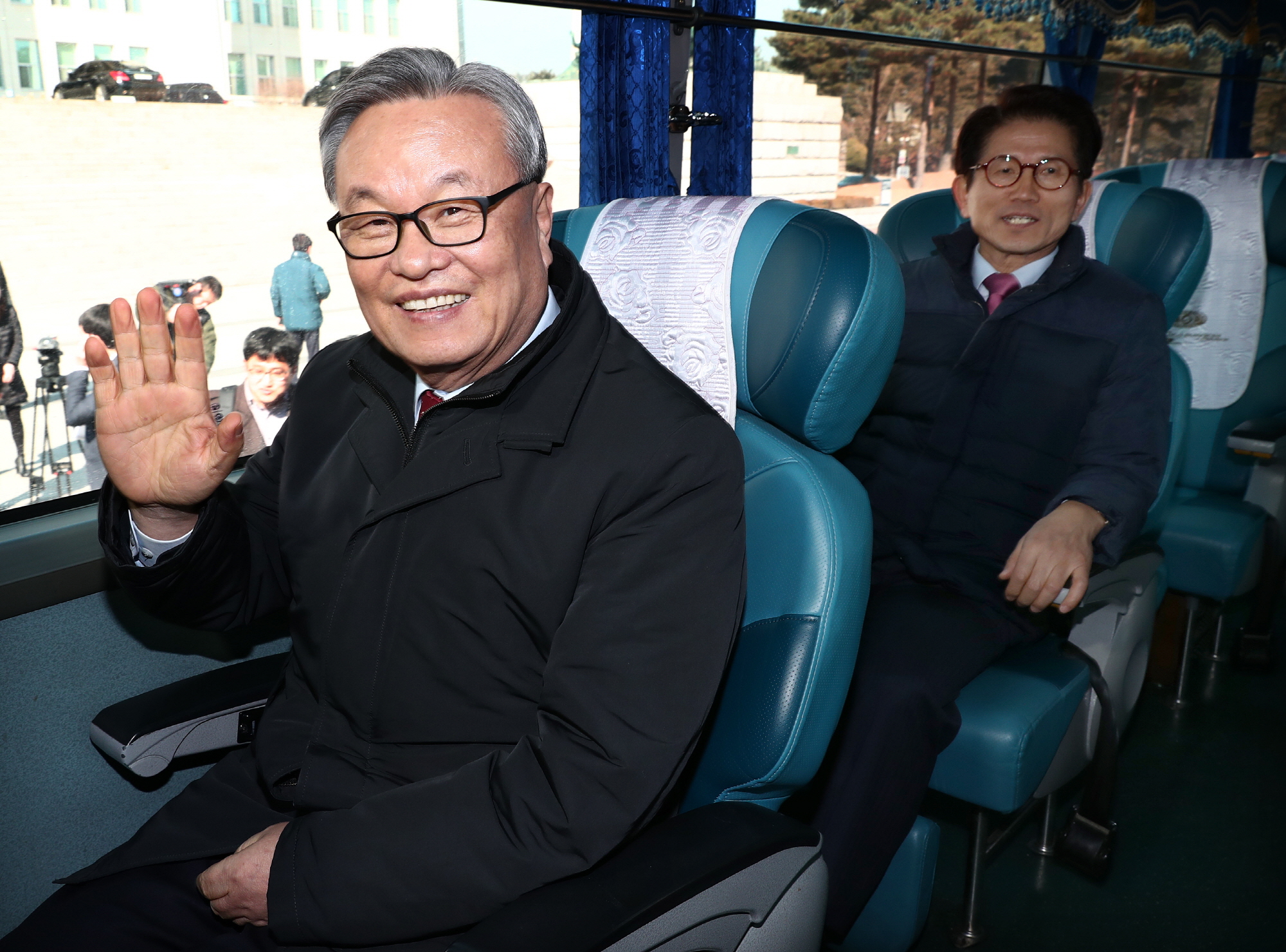 자유한국당;자유한국당 버스출정식;인명진