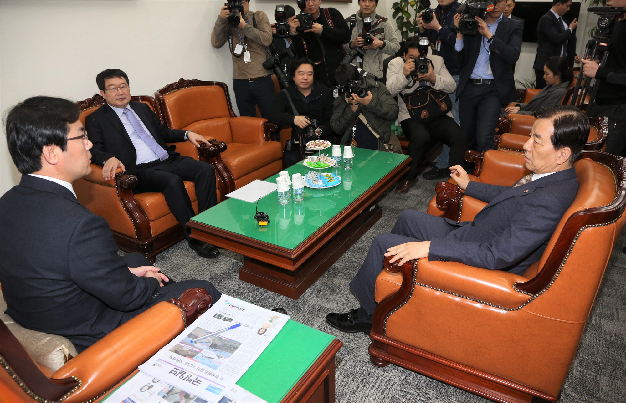 정치;국회;국방위원회;국방부장관;한민구;김정남피살현안보고