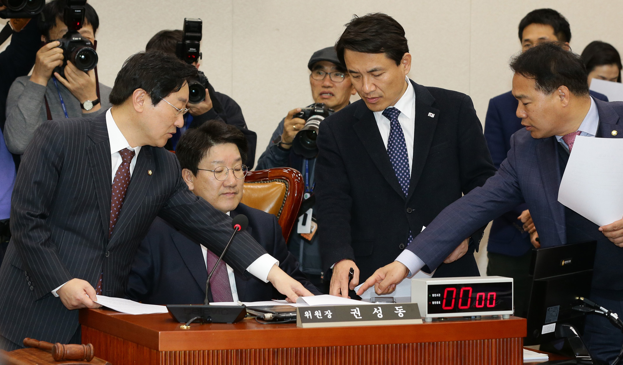 정치;국회;법제사법위원회;권성동위원장;특검법