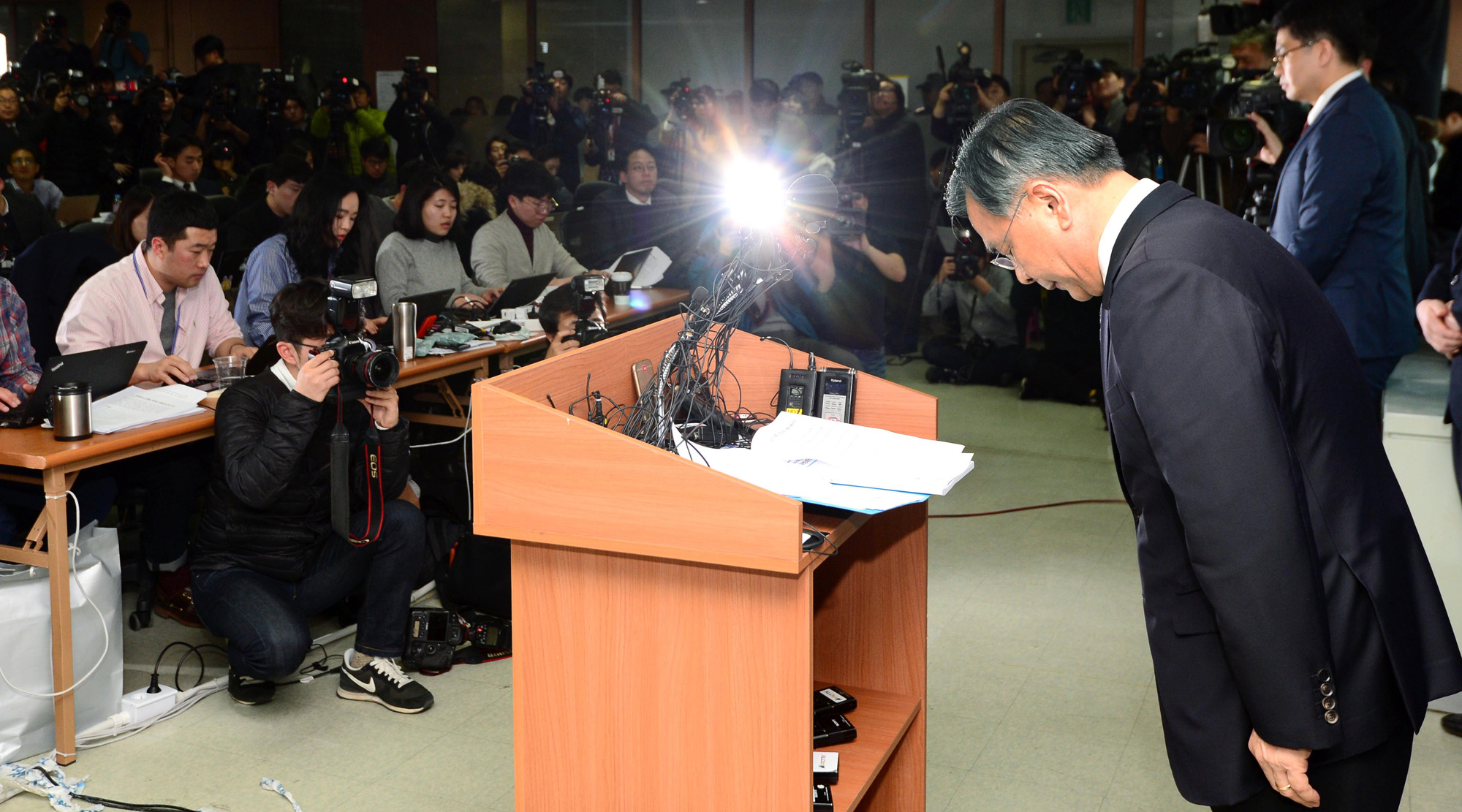 정치;법조;사건사고;최순실국정농단;박근혜정부;박근혜게이트;최순실게이트;비선실세;최순실국정농단수사;박영수특검팀;특검수사결과발표