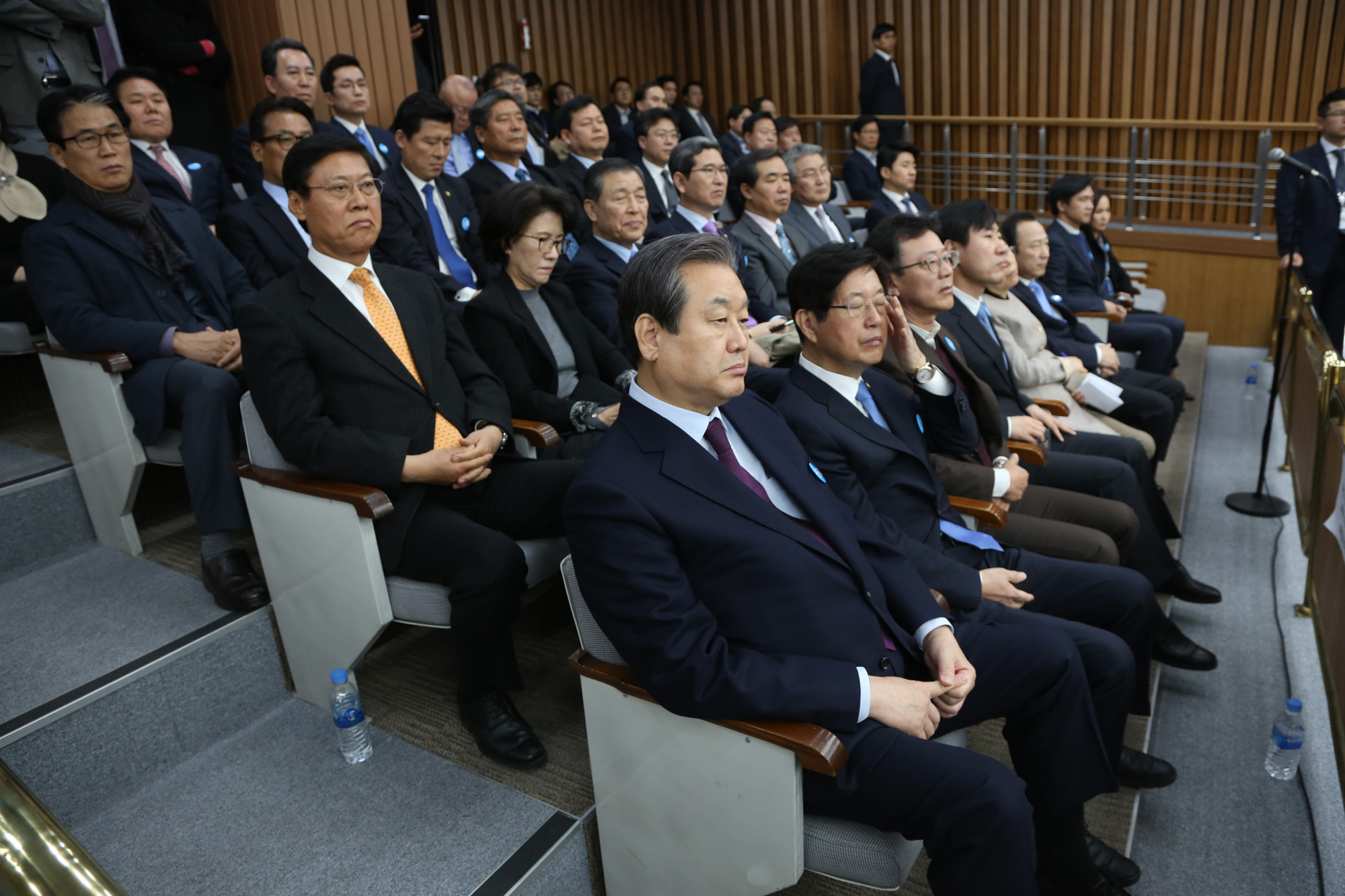 정치;국회;바른정당;탄핵선고생방송시청;정병국;김무성