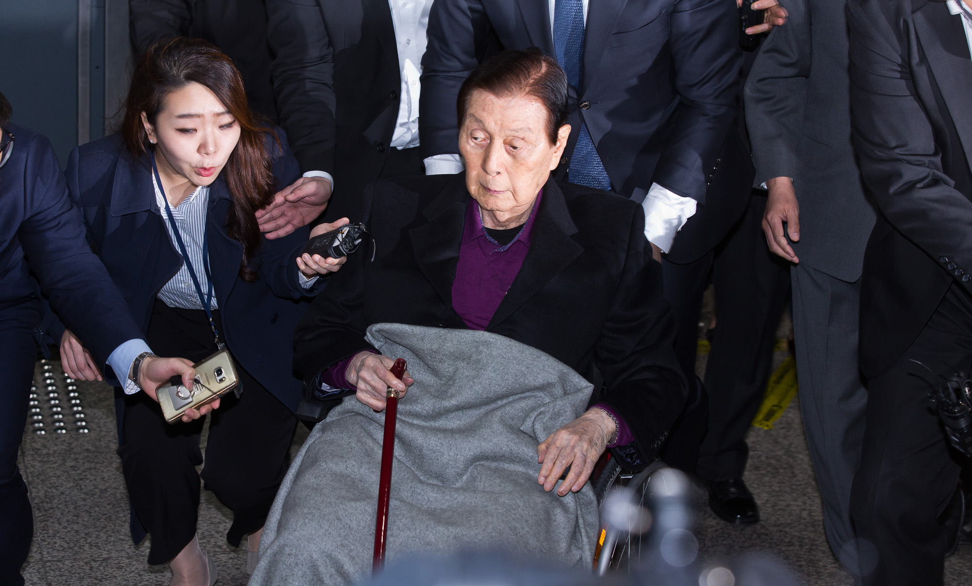 사회/경제/기업/비리/롯데총수일가첫정식재판/