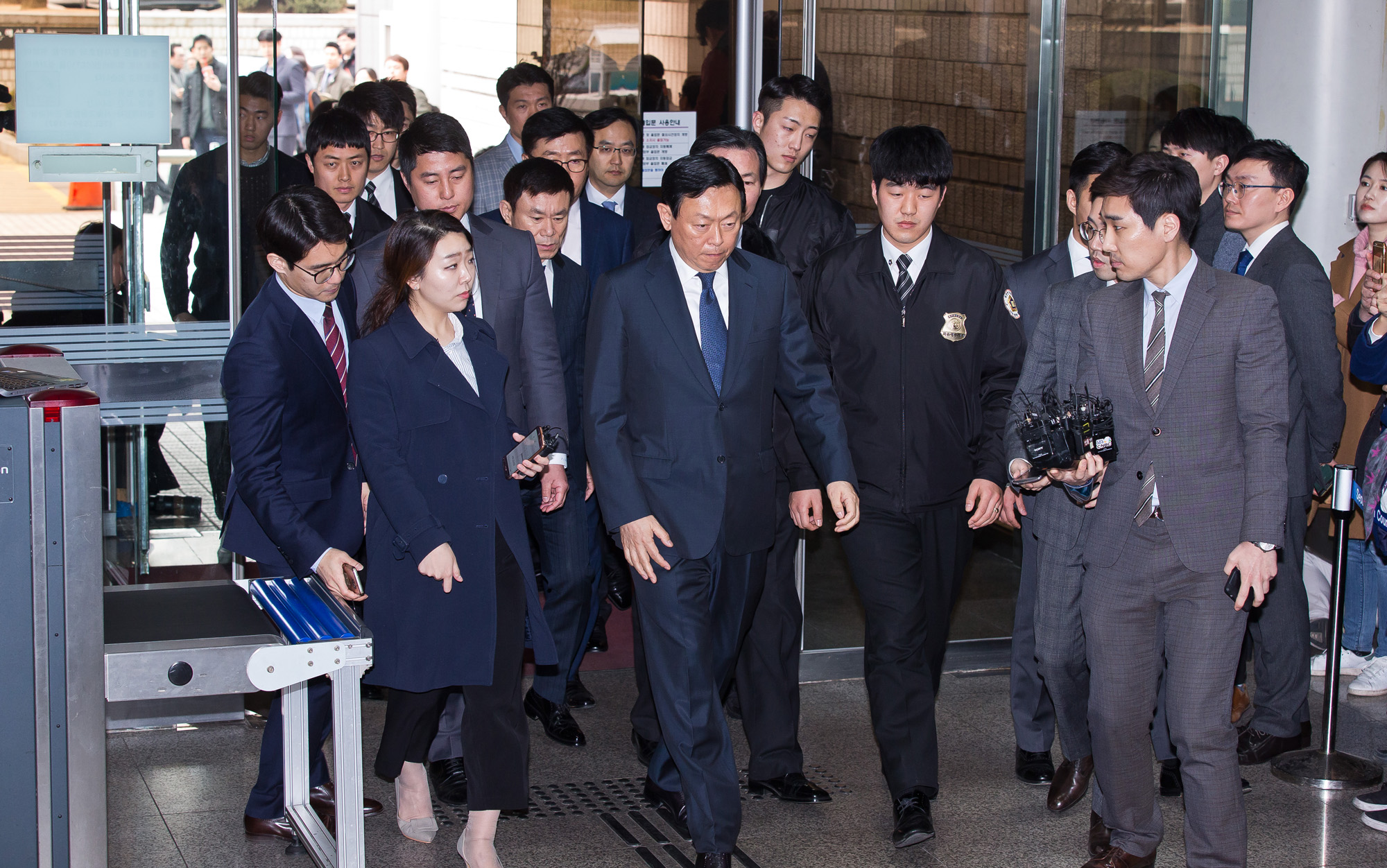 사회/경제/기업/비리/롯데총수일가첫정식재판/