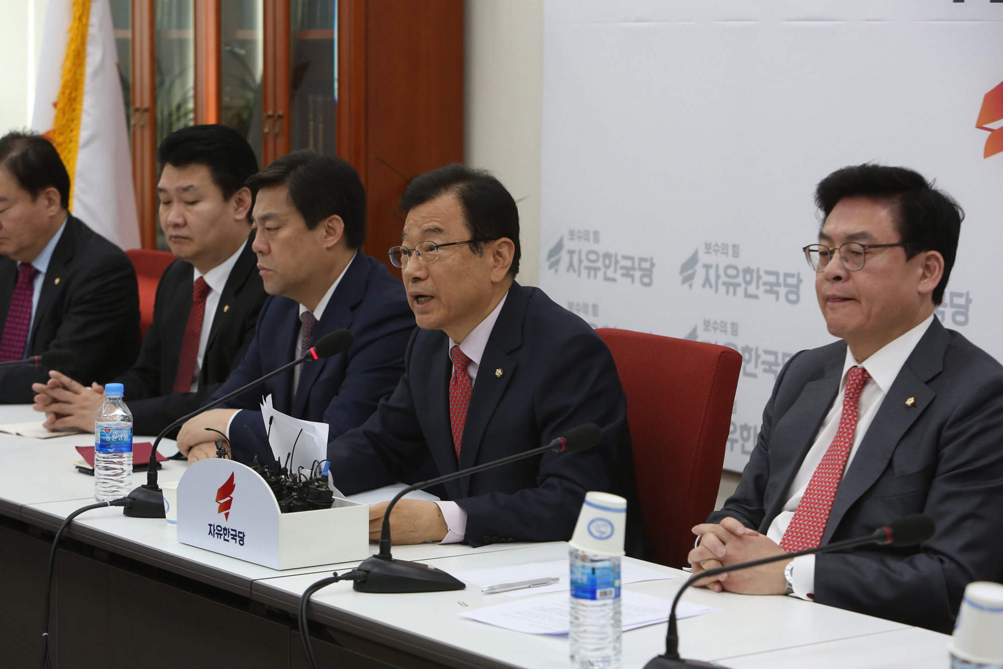 정치;국회;정우택;자유한국당원내대책회의;이현재